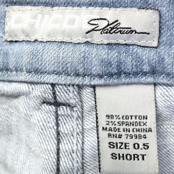 Chicos Jeans 0.5 Short Petites 6P Blue Flare Leg Platinum Charm SH Stretch Denim - Picture 3 of 12